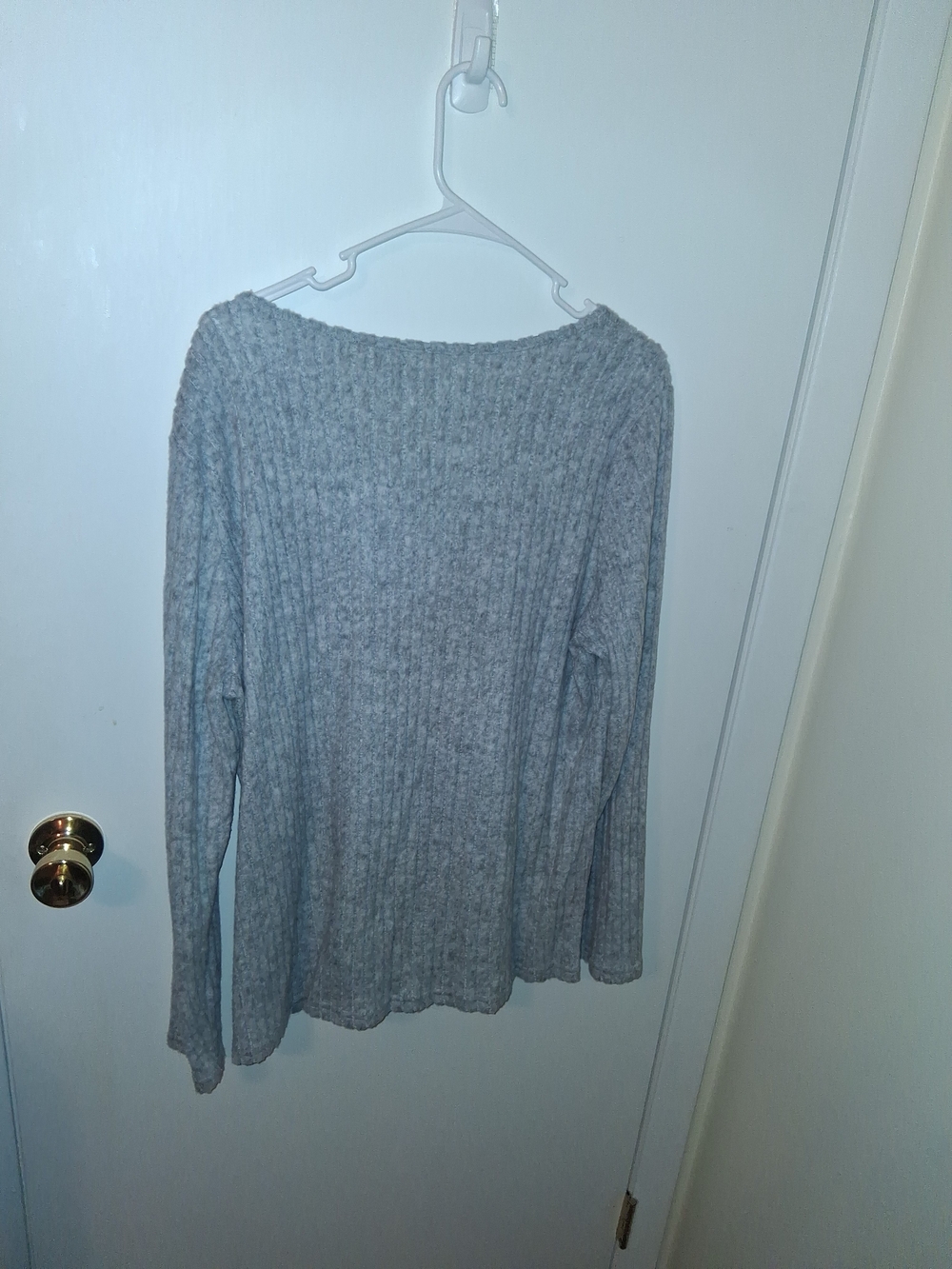 Women’s Light Gray Ribbed V-Neck Sweater